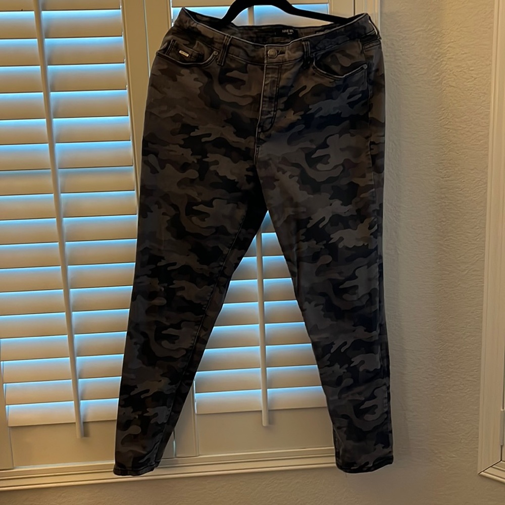 Nine West camo jeans!